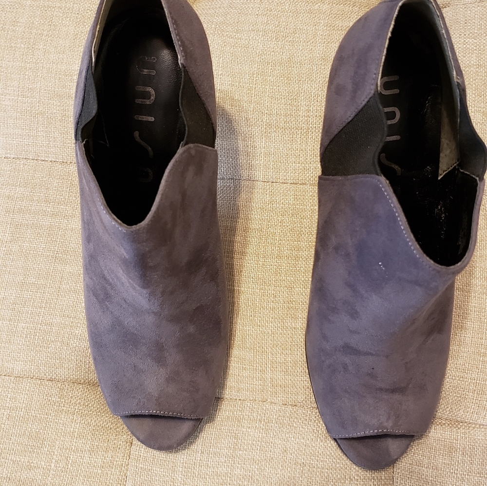 Boots - Picture 3 of 3
